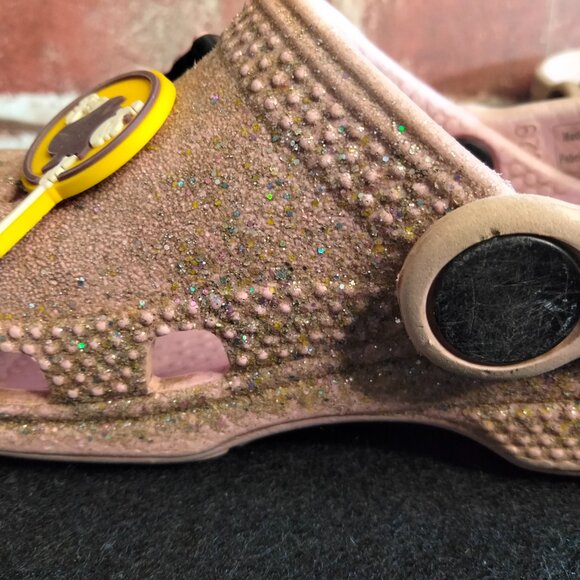 Crocs Baby Girls Size 7 Pink Sparkly Croc Sandals Slip On - Picture 9 of 9